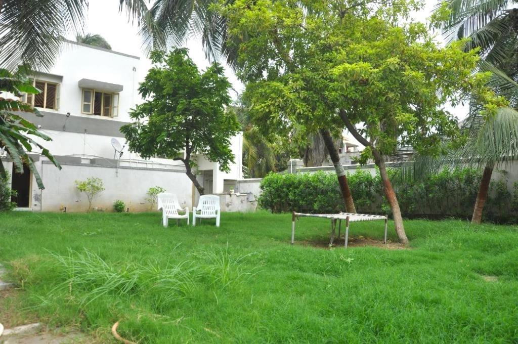 Chitrakut Bungalows ทวารกา ภายนอก รูปภาพ