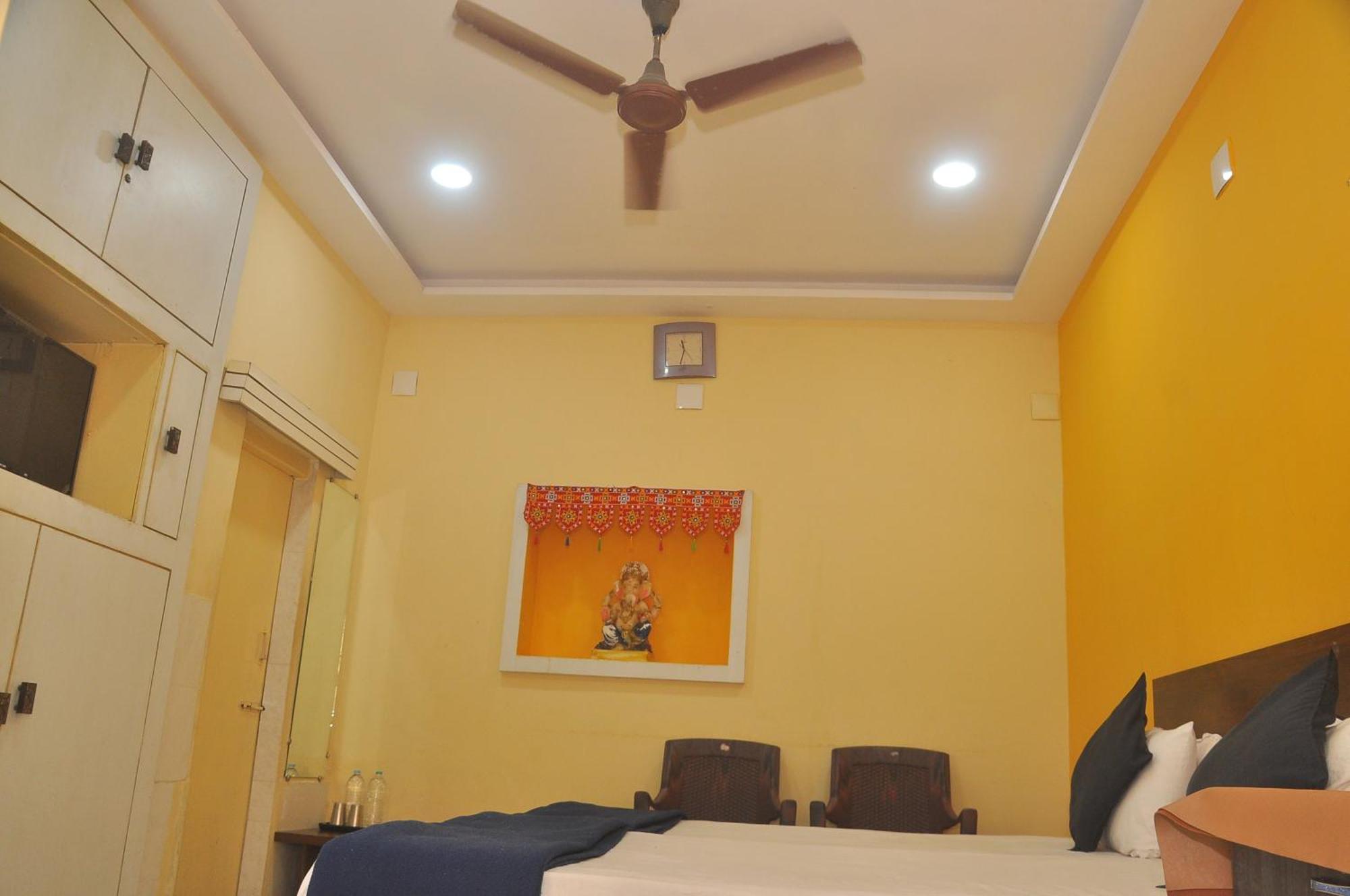 Chitrakut Bungalows ทวารกา ภายนอก รูปภาพ