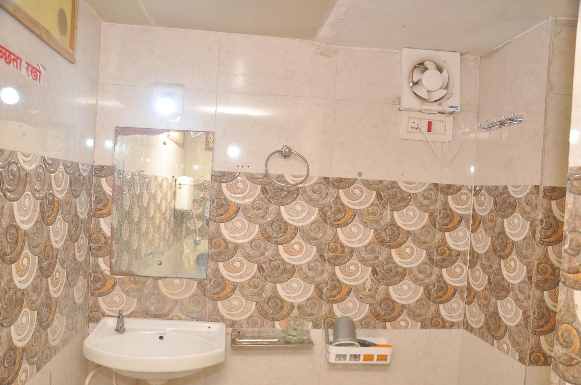 Chitrakut Bungalows ทวารกา ภายนอก รูปภาพ