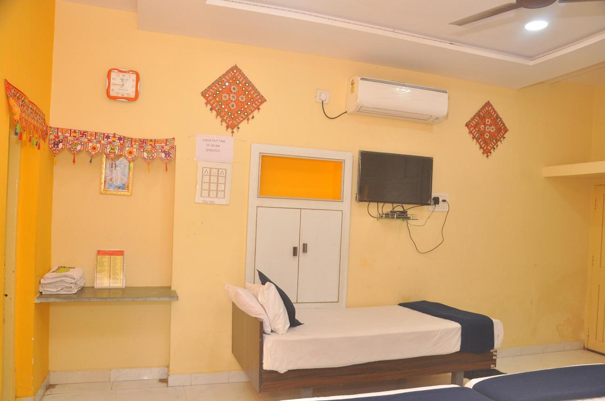 Chitrakut Bungalows ทวารกา ภายนอก รูปภาพ